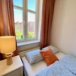 Old Town Apartment For Groups - River View - Five Bedrooms - Comfy Apartments * Gdańsk