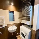 Old Town Apartment For Groups - River View - Five Bedrooms - Comfy Apartments *