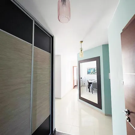 아파트 Lts Rent Comfortable River View & Art, Five *