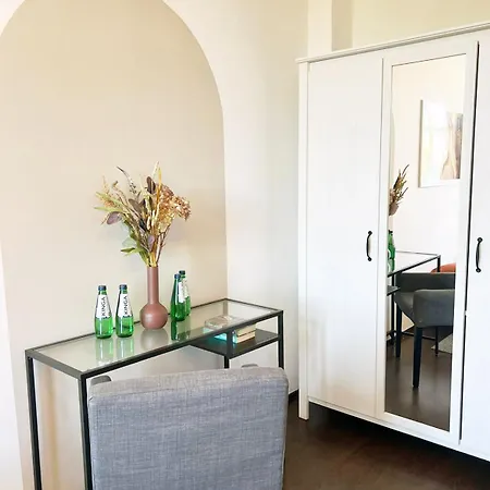 Lts Rent Comfortable River View & Art, Five