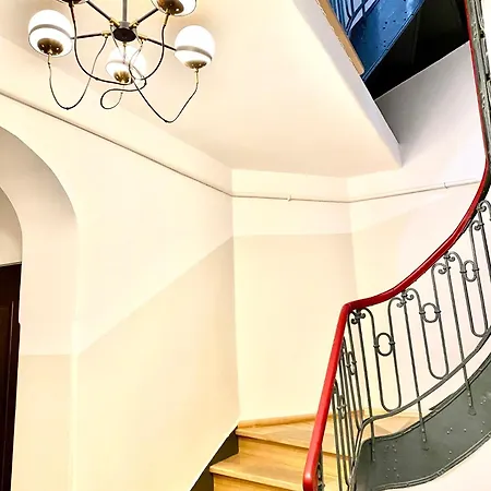 Old Town Apartment River View - Five Bedrooms * Gdańsk