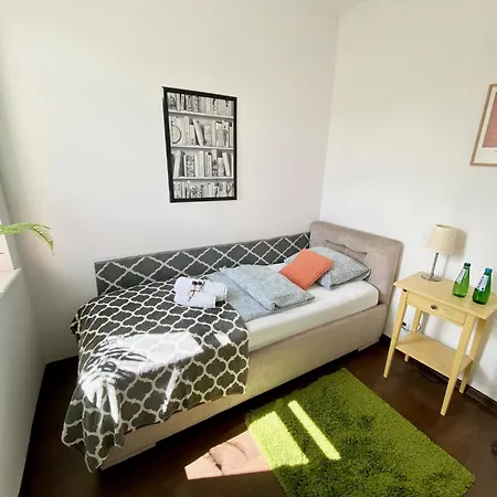 Lejlighed Old Town Apartment For Groups - River View - Five Bedrooms - Comfy Apartments