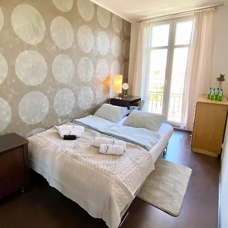 Old Town Apartment For Groups - River View - Five Bedrooms - Comfy Apartments Lejlighed Gdańsk