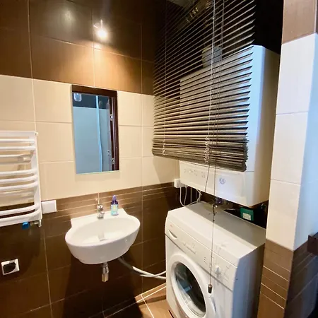 Old Town Apartment For Groups - River View - Five Bedrooms - Comfy Apartments *