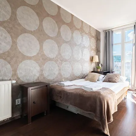 Old Town Apartment River View - Five Bedrooms Appartement *