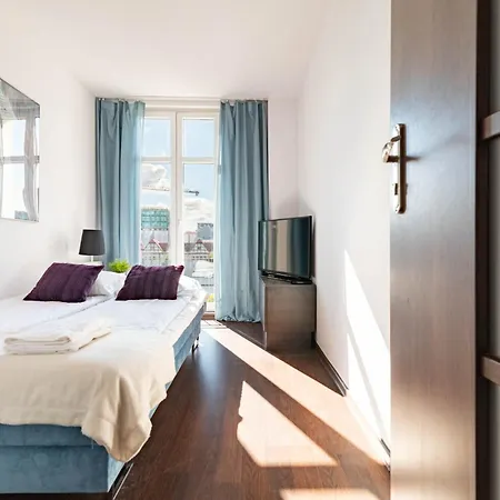 Old Town Apartment River View - Five Bedrooms *