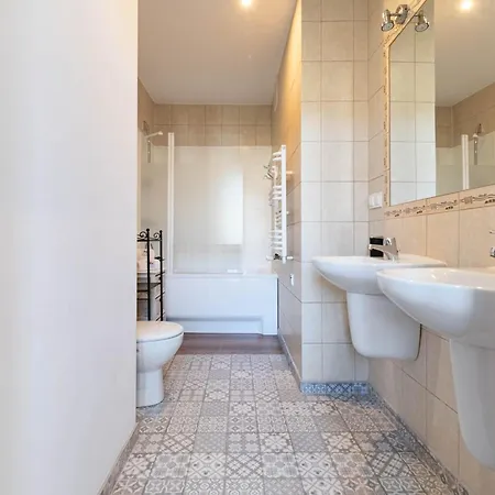 Old Town Apartment River View - Five Bedrooms Appartement *