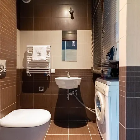Old Town Apartment River View - Five Bedrooms * Gdańsk