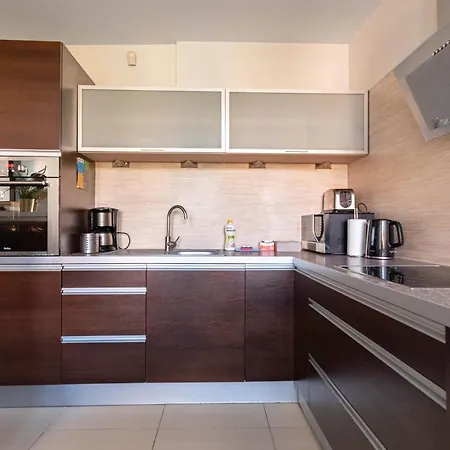 Old Town Apartment River View - Five Bedrooms Gdańsk
