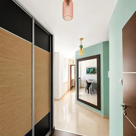 Old Town For Groups - River View - Five Bedrooms - Comfy * Gdańsk