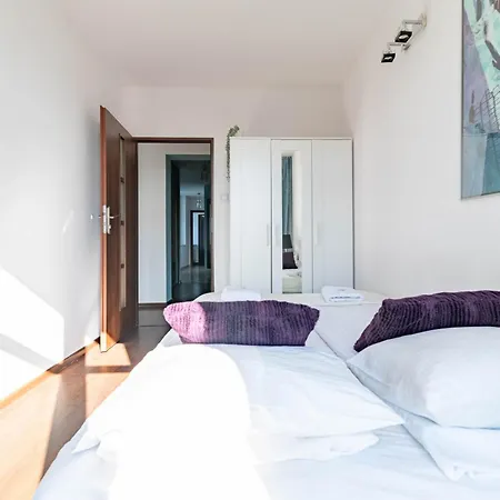 Old Town Apartment River View - Five Bedrooms